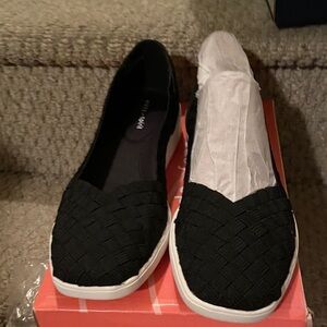 Easy Spirit Black Woven  Size 9.5